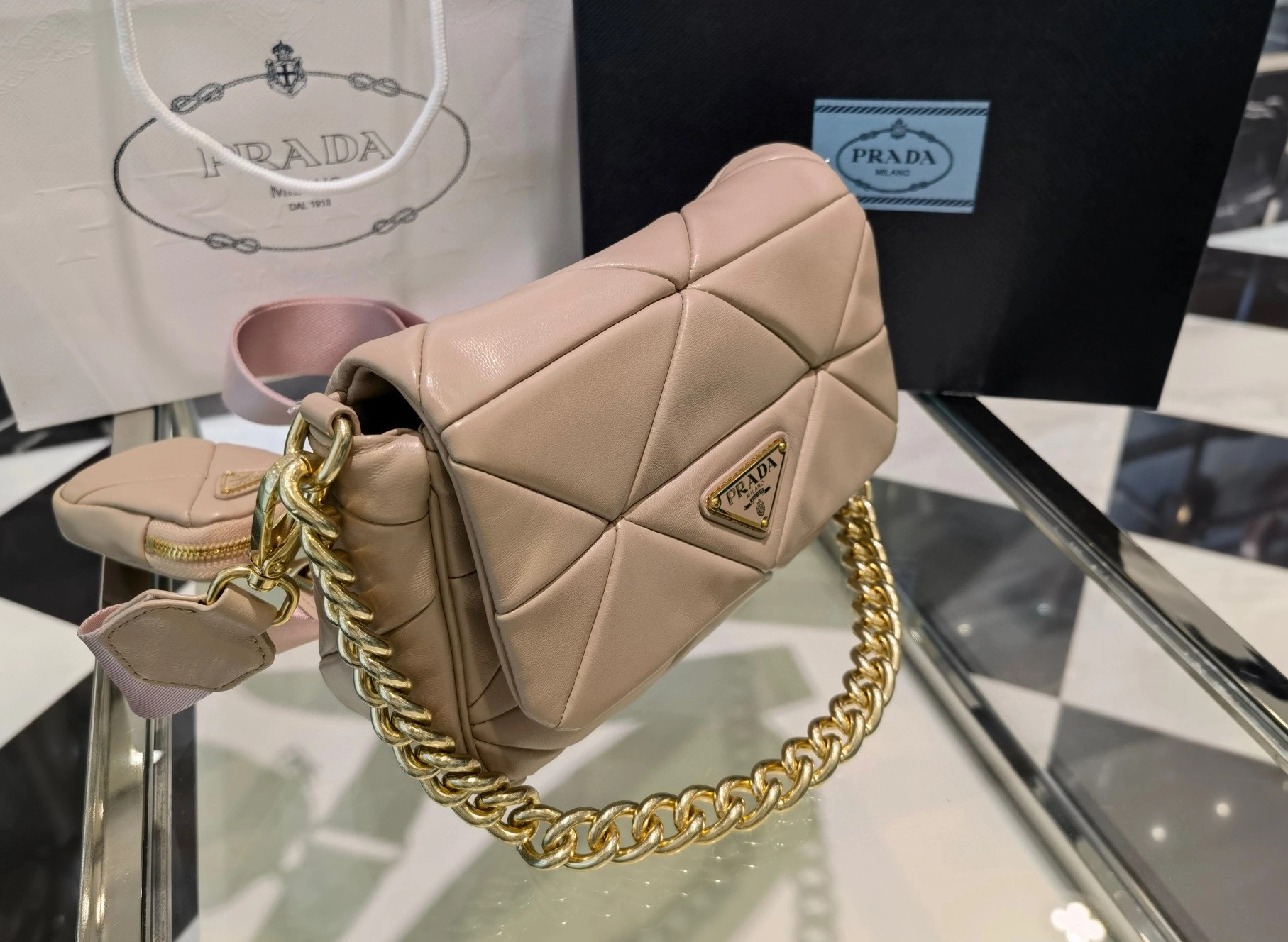 MOMO- 1BD292-2DMO-F0NZ2-V-L9O lambskin item：B-B009E2431C