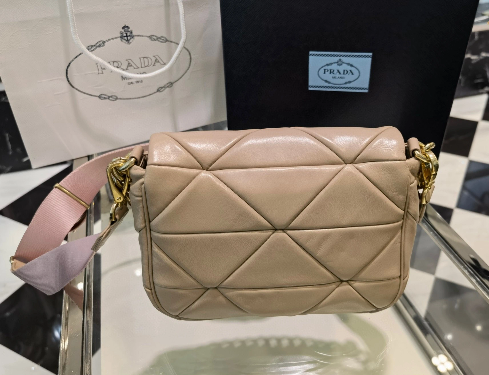 MOMO- 1BD292-2DMO-F0NZ2-V-L9O lambskin item：B-B009E2431C