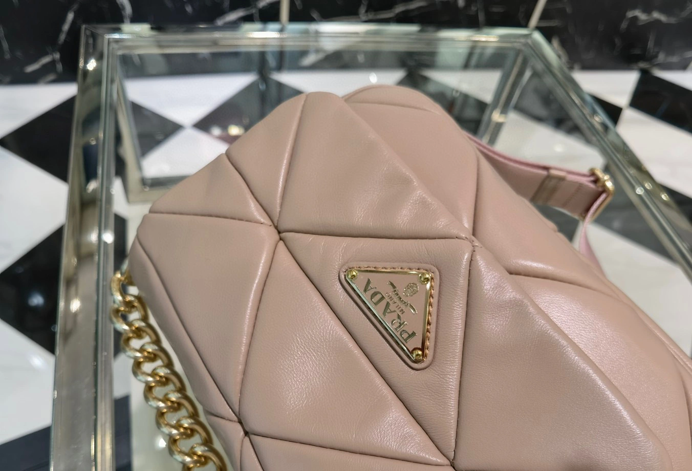 MOMO- 1BD292-2DMO-F0NZ2-V-L9O lambskin item：B-B009E2431C