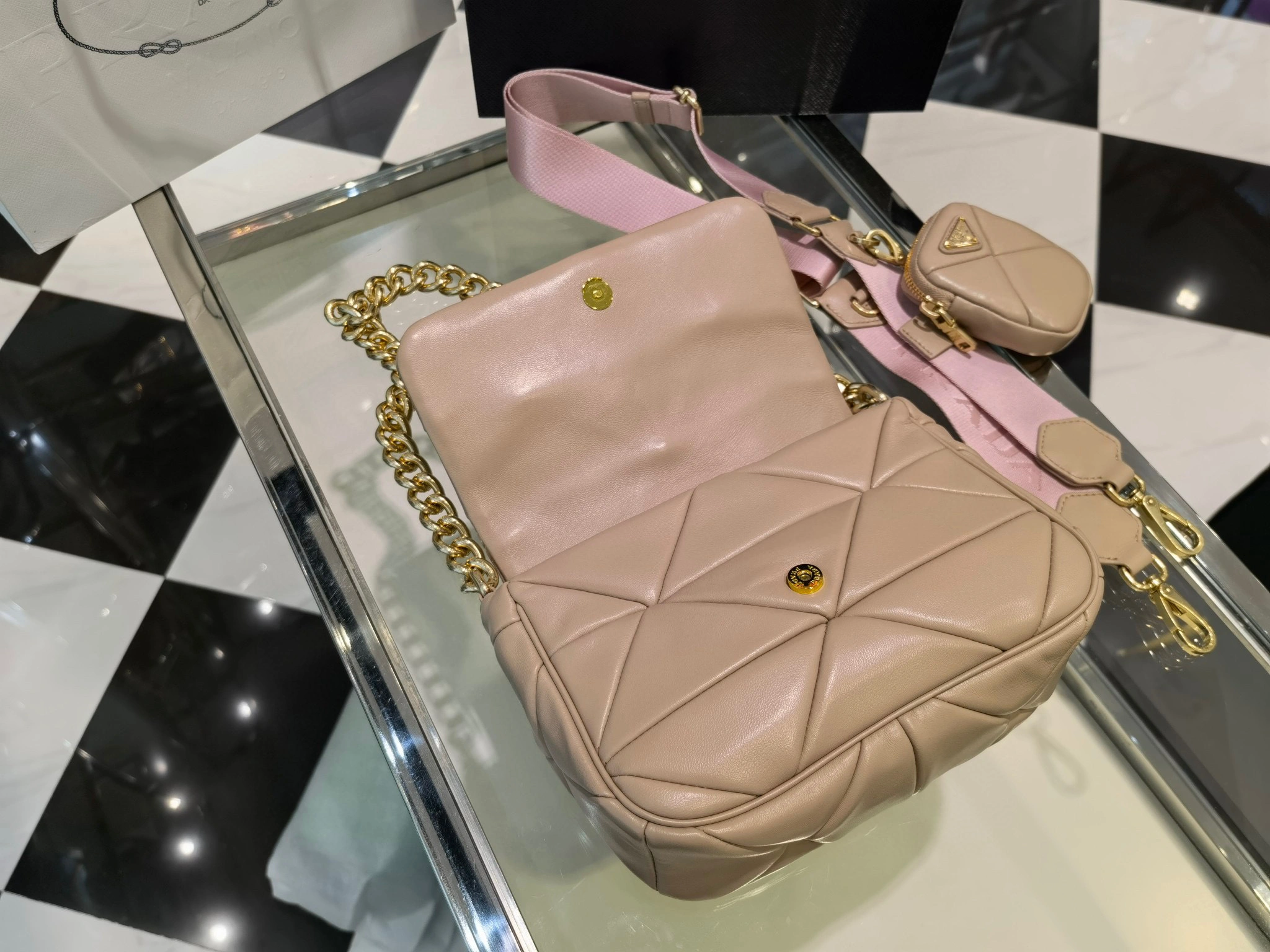 MOMO- 1BD292-2DMO-F0NZ2-V-L9O lambskin item：B-B009E2431C