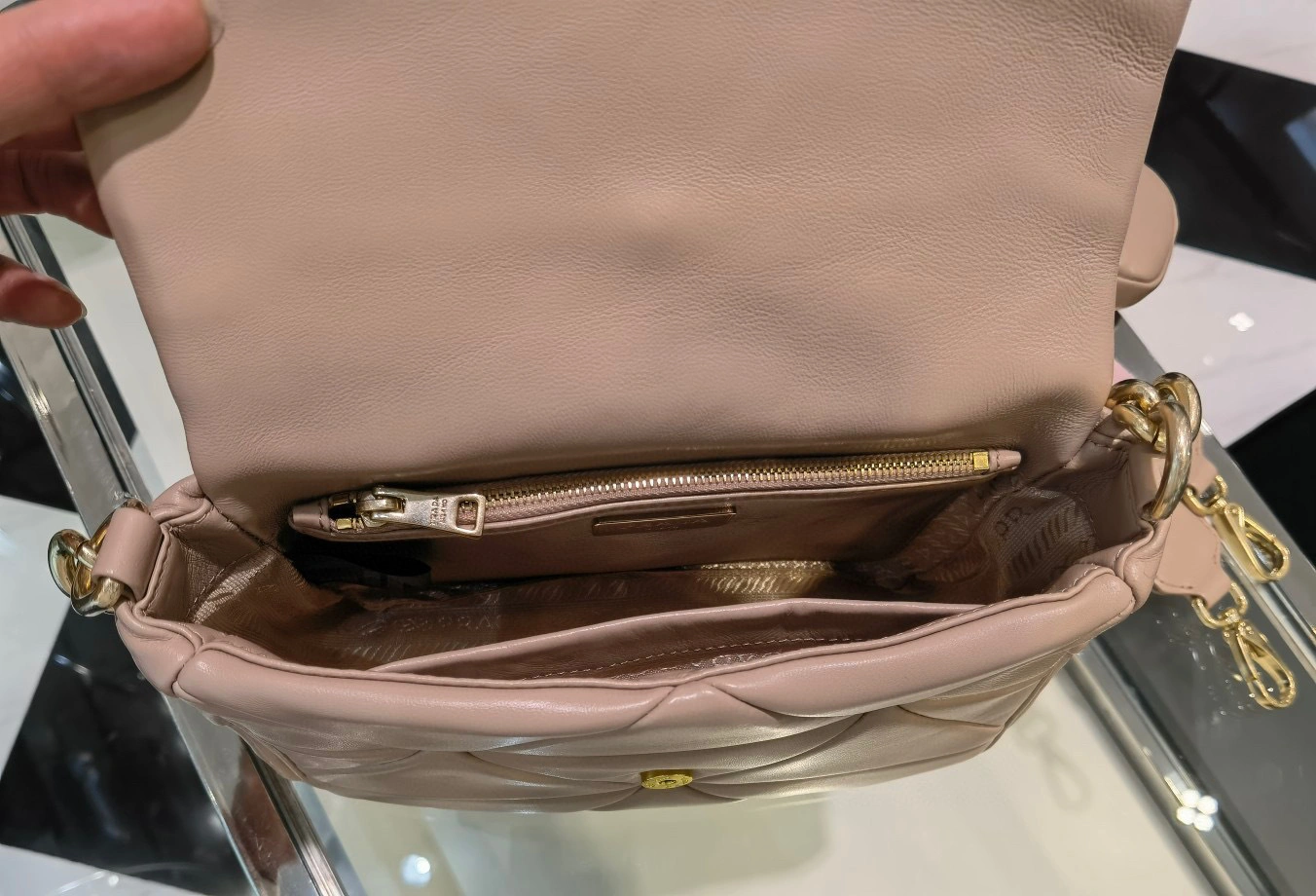 MOMO- 1BD292-2DMO-F0NZ2-V-L9O lambskin item：B-B009E2431C