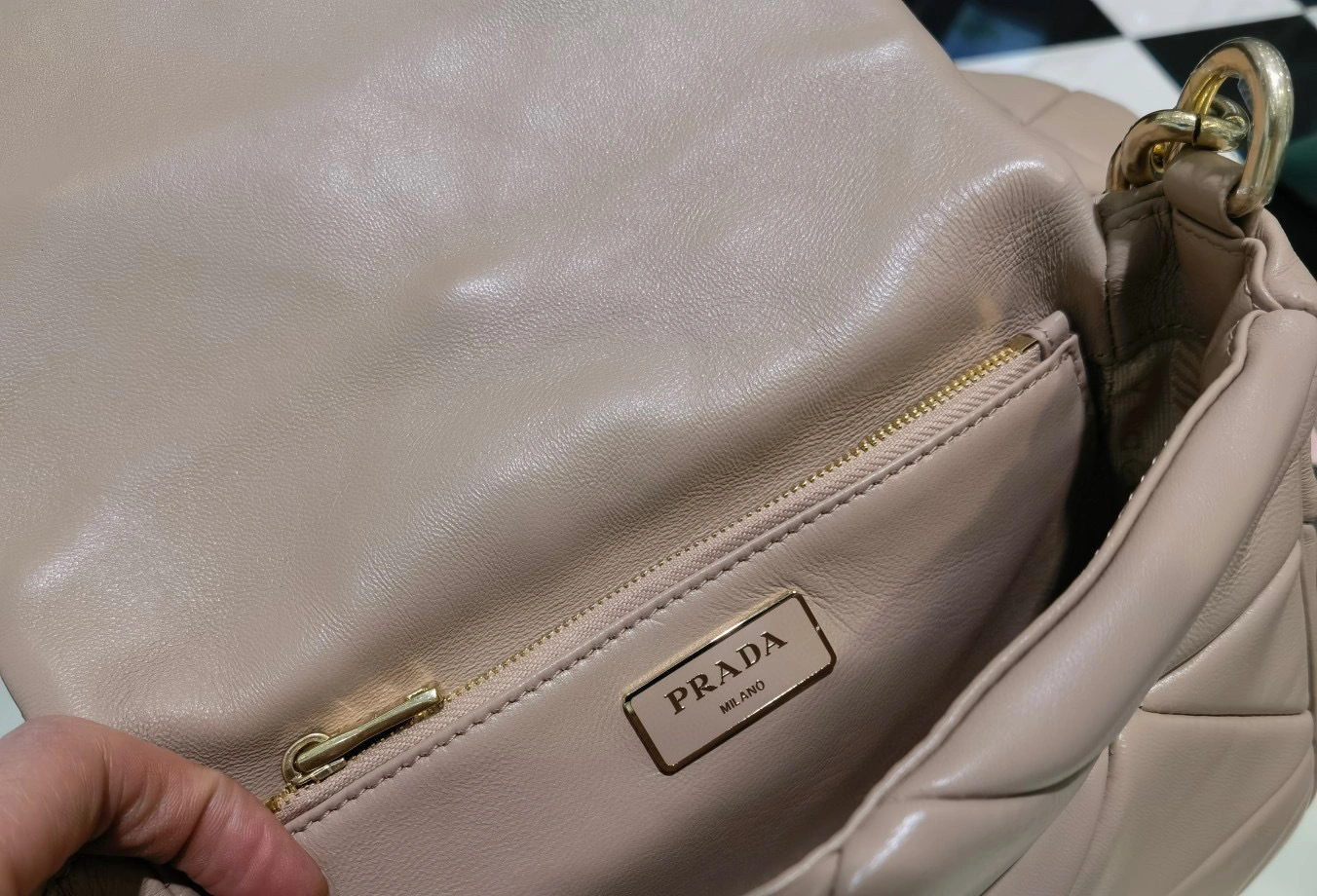 MOMO- 1BD292-2DMO-F0NZ2-V-L9O lambskin item：B-B009E2431C