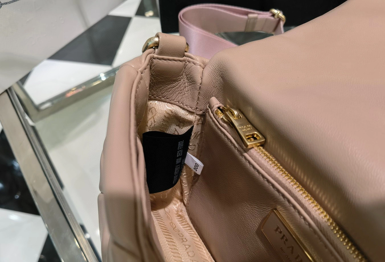MOMO- 1BD292-2DMO-F0NZ2-V-L9O lambskin item：B-B009E2431C