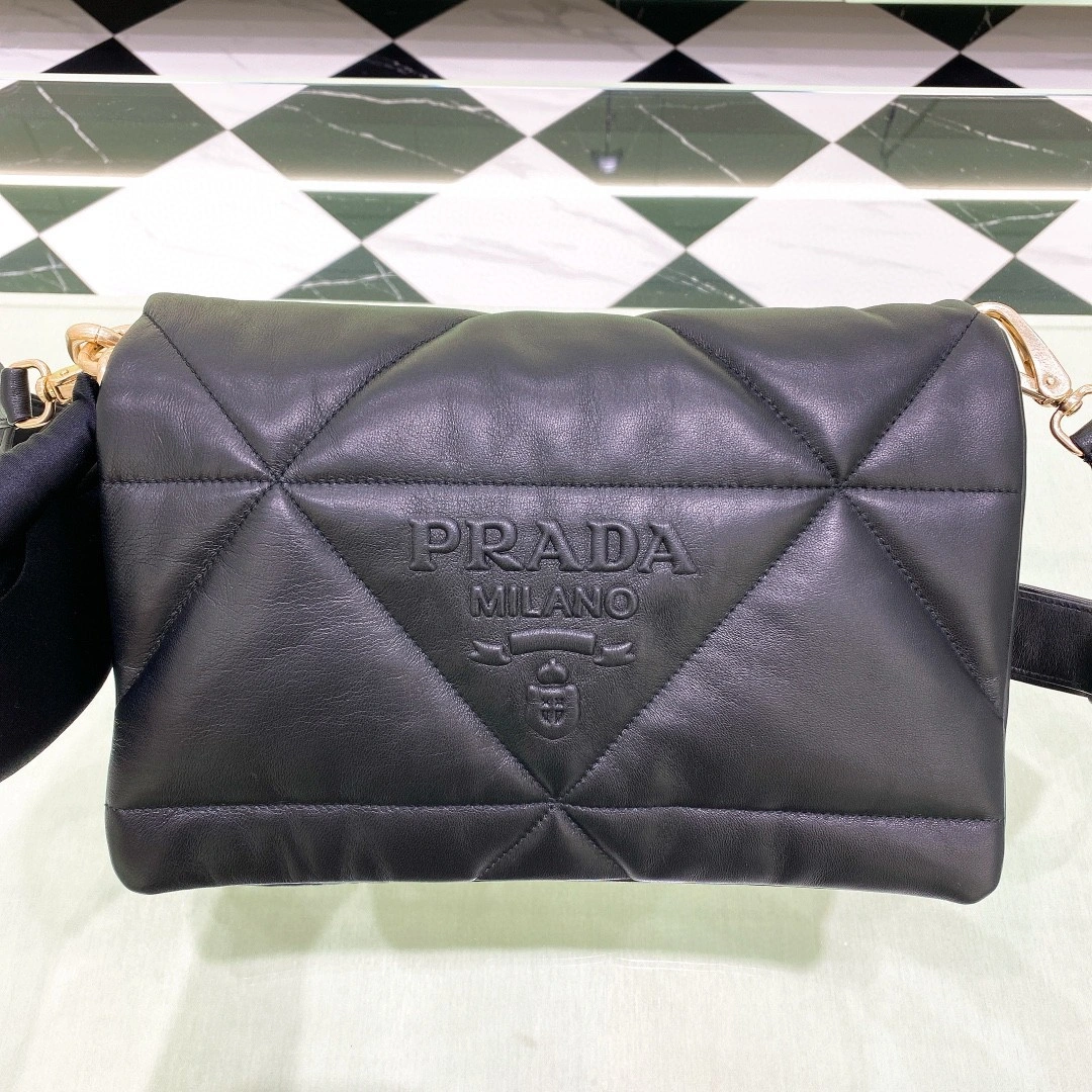 MOMO- 1BD306-2DYI-F0002-V-VAM sheephide item : B-B598E1514W