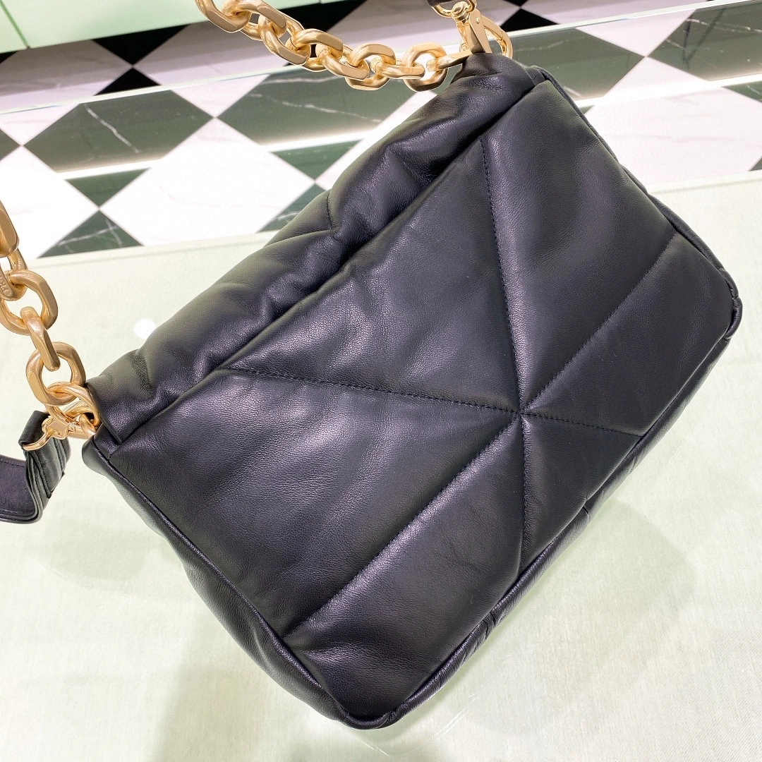 MOMO- 1BD306-2DYI-F0002-V-VAM sheephide item : B-B598E1514W