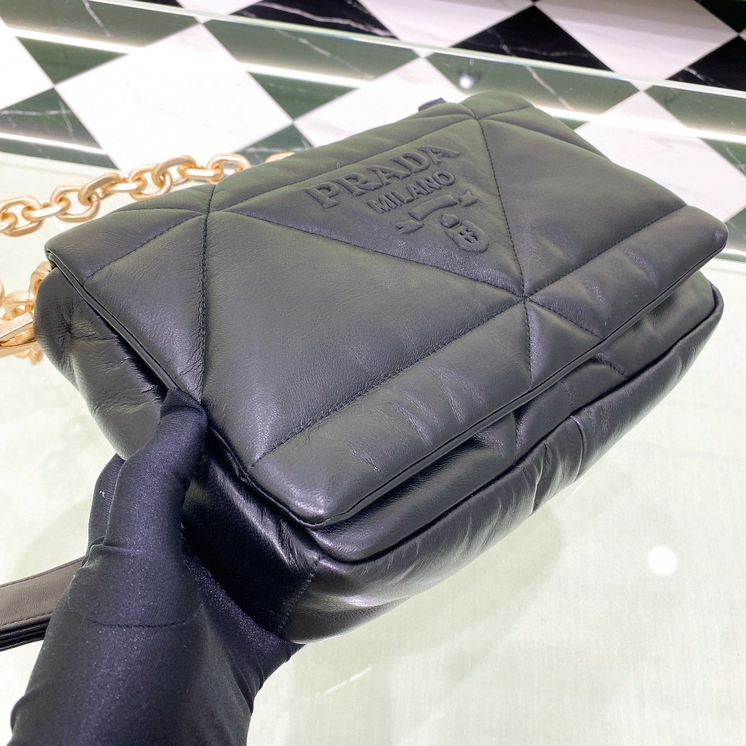 MOMO- 1BD306-2DYI-F0002-V-VAM sheephide item : B-B598E1514W