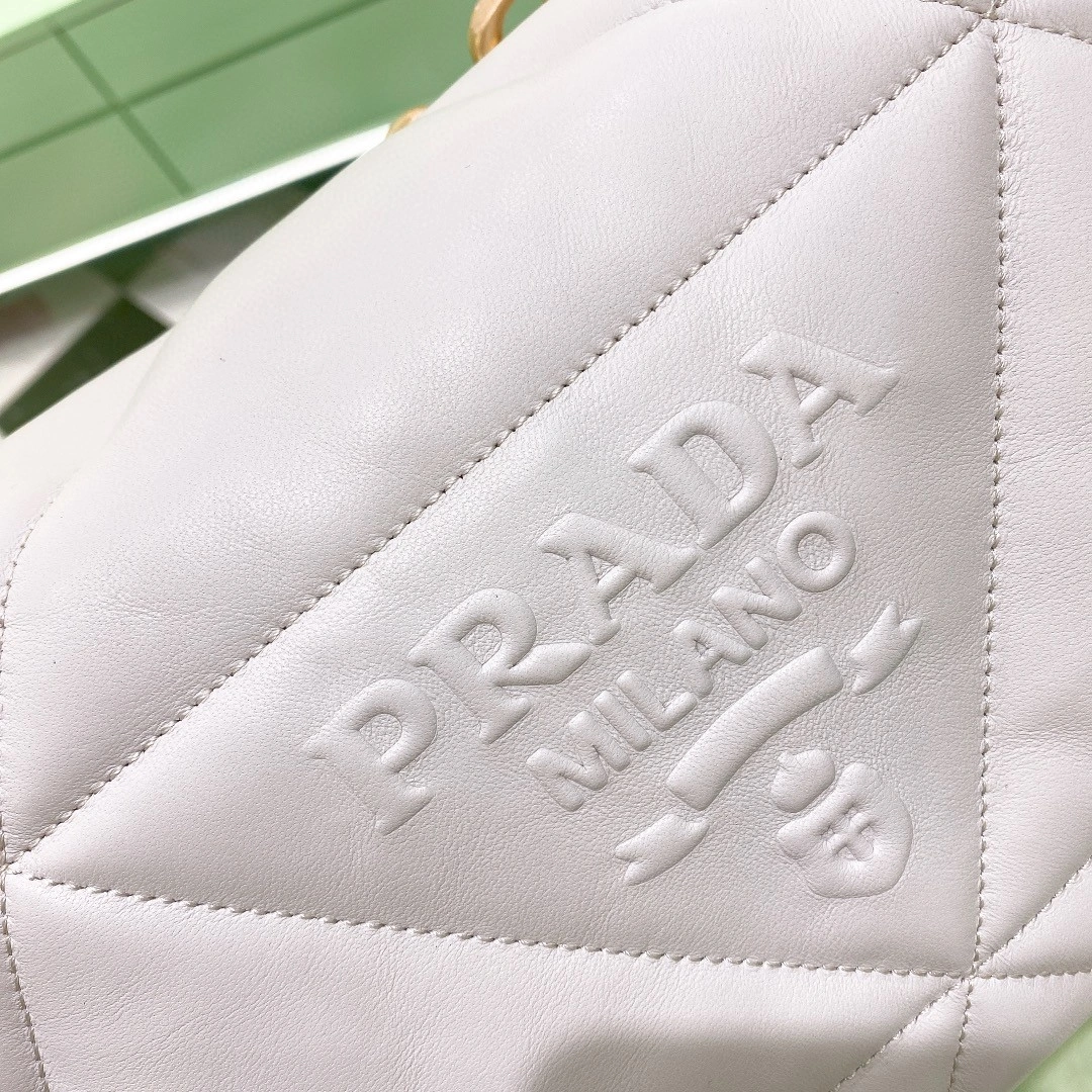 MOMO- 1BD306-2DYI-F0009-V-VAM sheephide item : B-B598E1513W