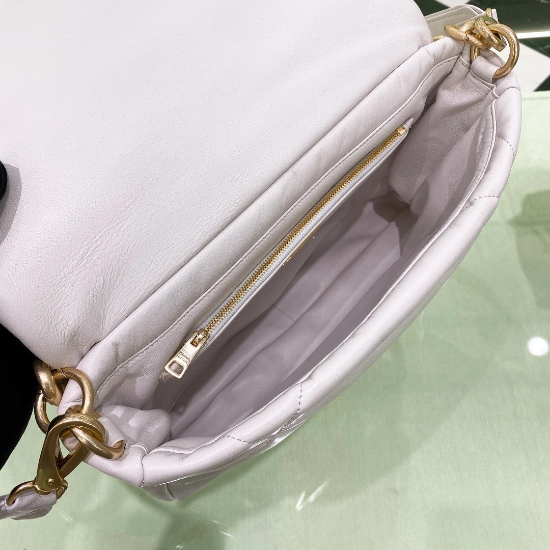 MOMO- 1BD306-2DYI-F0009-V-VAM sheephide item : B-B598E1513W
