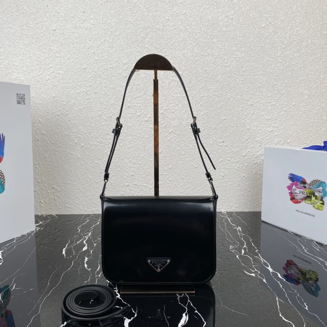 MOMO- 1BD308-ZO6-F0002-V-HOO item : B-B063D1107