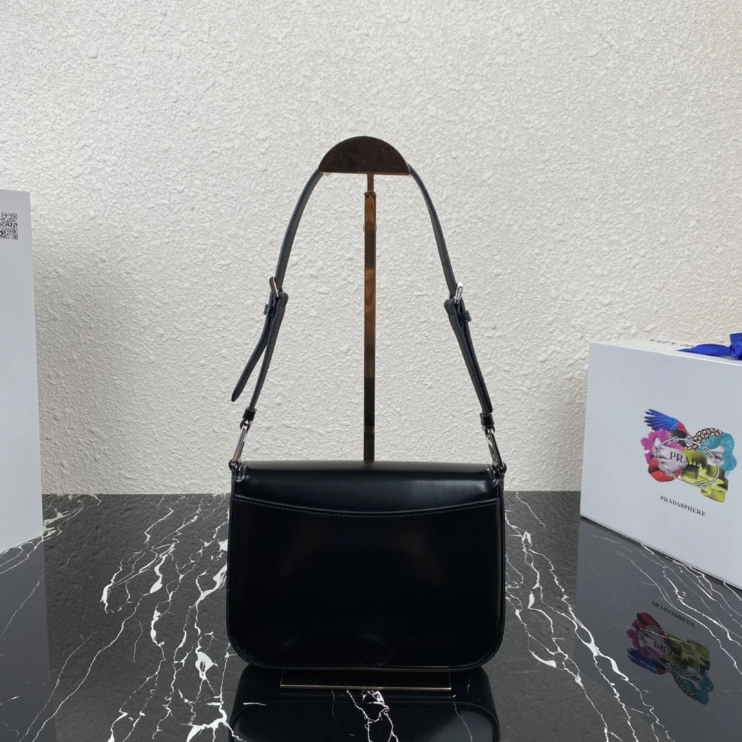 MOMO- 1BD308-ZO6-F0002-V-HOO item : B-B063D1107