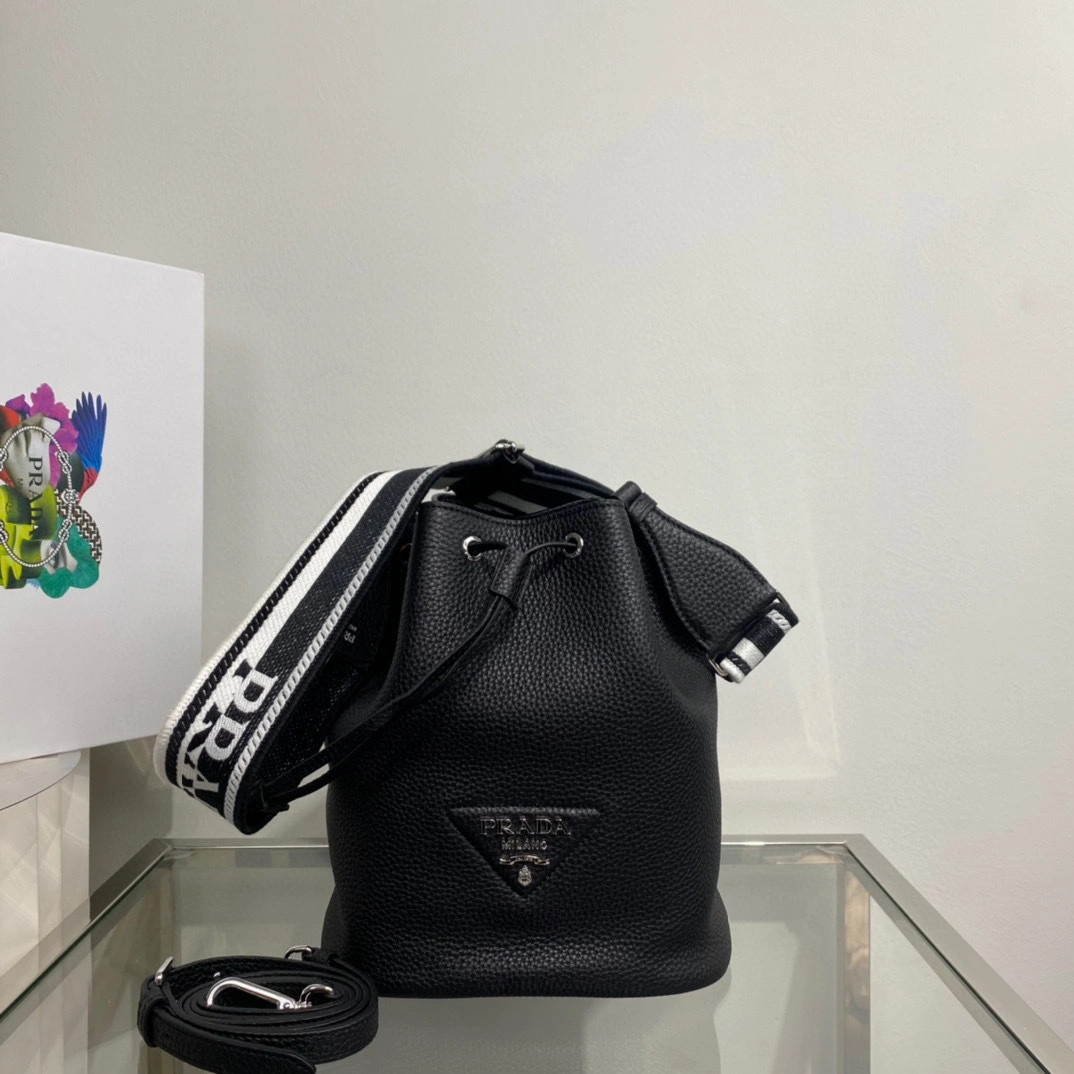 MOMO- 1BE060V-3OO2-DKVF-0-002 cowhide item：B-B063F2123C