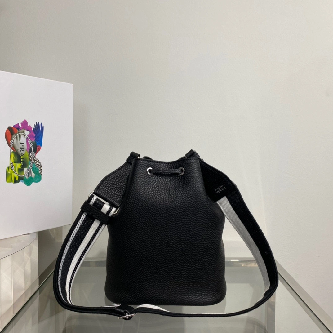 MOMO- 1BE060V-3OO2-DKVF-0-002 cowhide item：B-B063F2123C