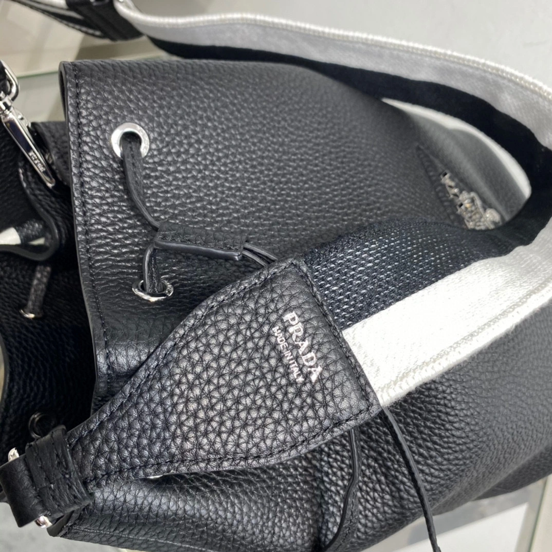MOMO- 1BE060V-3OO2-DKVF-0-002 cowhide item：B-B063F2123C