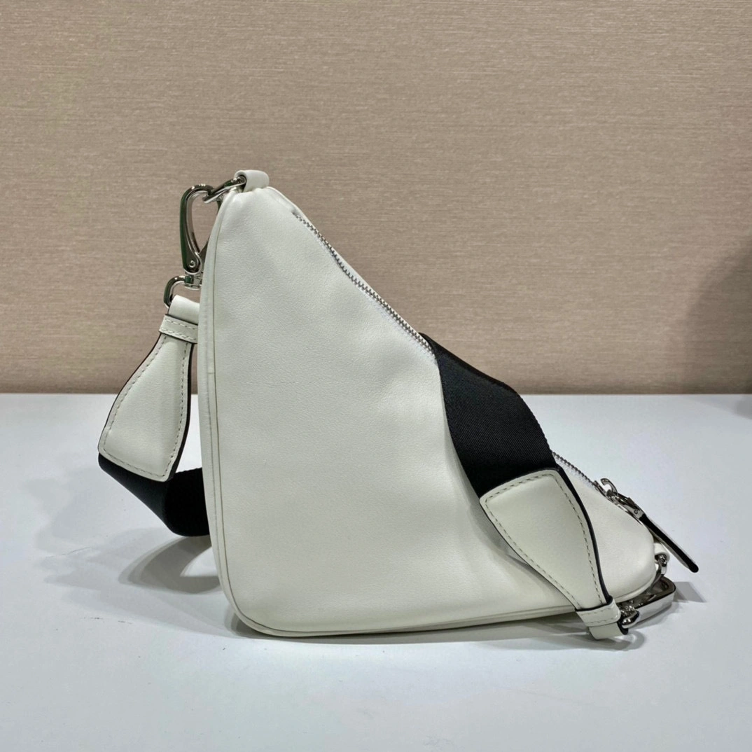MOMO- 1BH190_2BYA_F0009_V_BRO item：B-B000E2412C