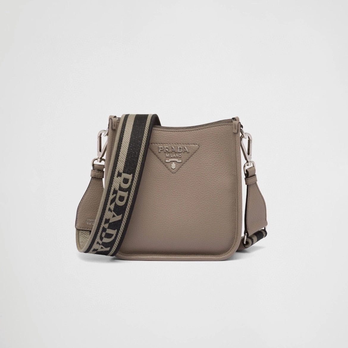 MOMO- 1BH191_2DKV_F0572_V_3OO cowhide item：B-B000E2428C
