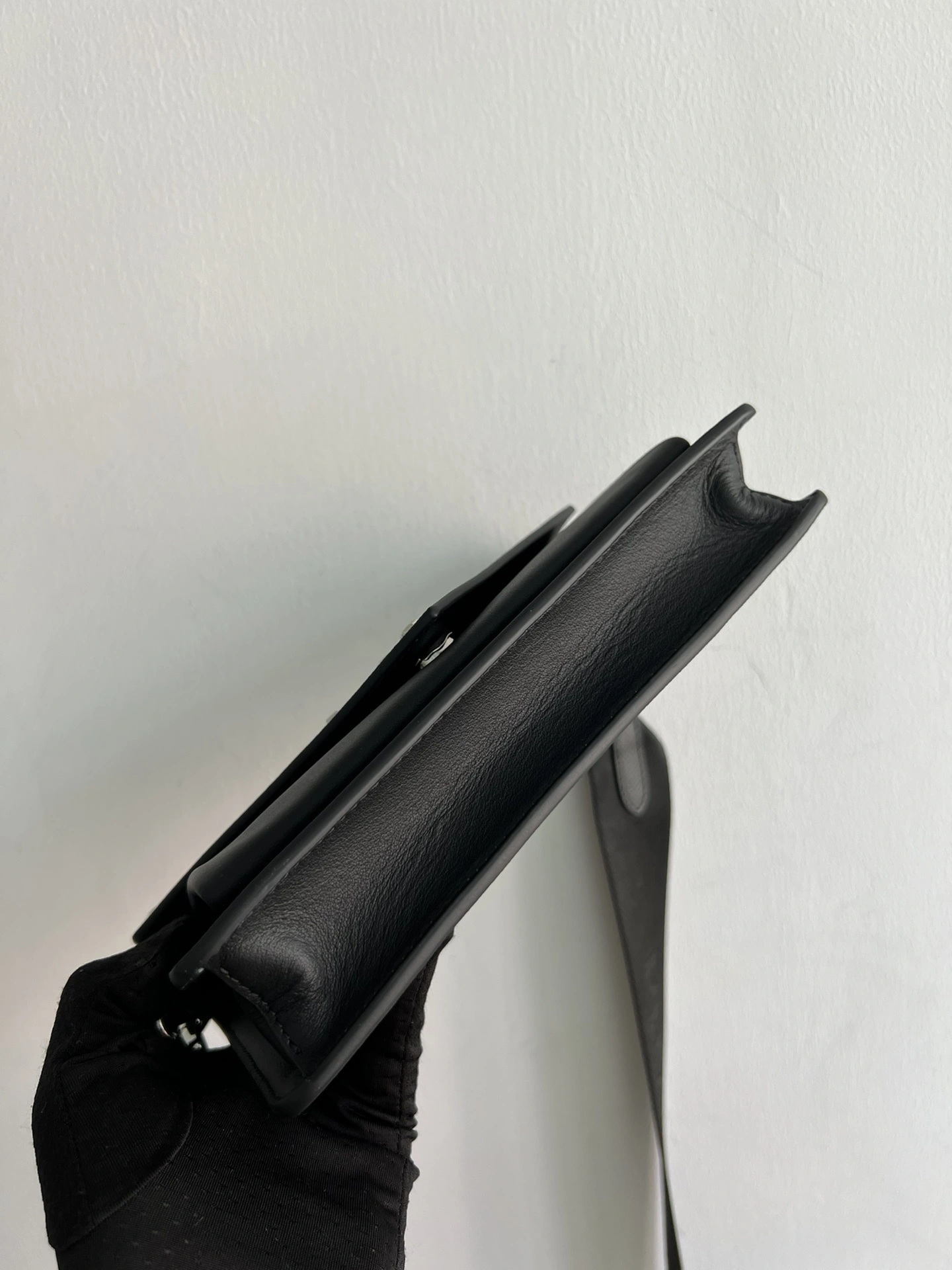 MOMO- 1BP020-2EVU-F0002-NOO item:D-B000A2419R
