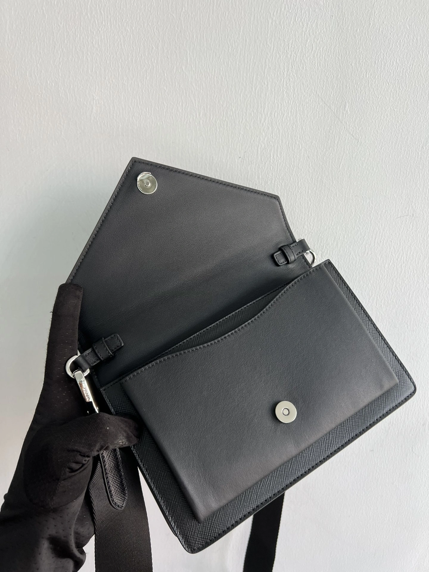 MOMO- 1BP020-2EVU-F0002-NOO item:D-B000A2419R