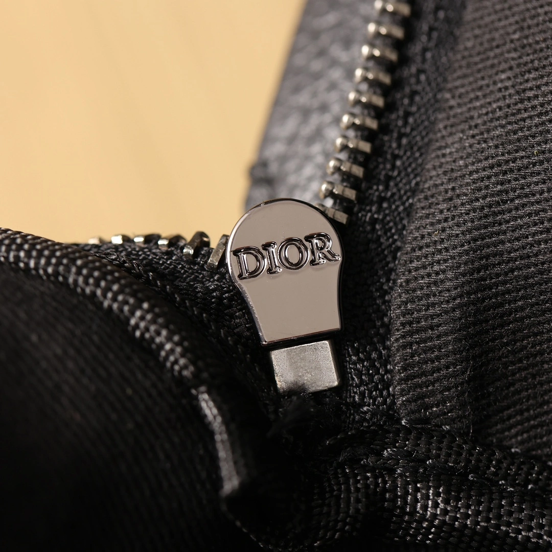 MOMO- 1ESBA088YXL-H03E item:D-B482B1718R
