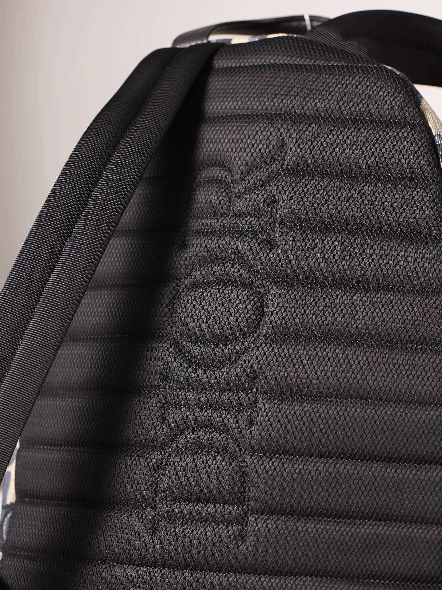 MOMO- 1ESBA088YXL-H27E item:D-B482B1719R