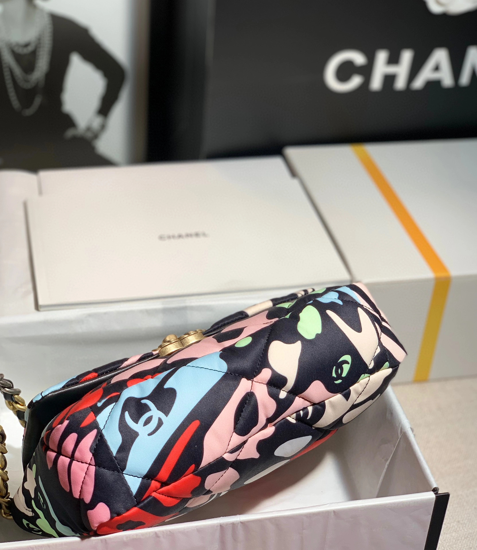 MOMO- 2022 AS1160B08136NI255 22SS 19Bag item：B-B598E1504C