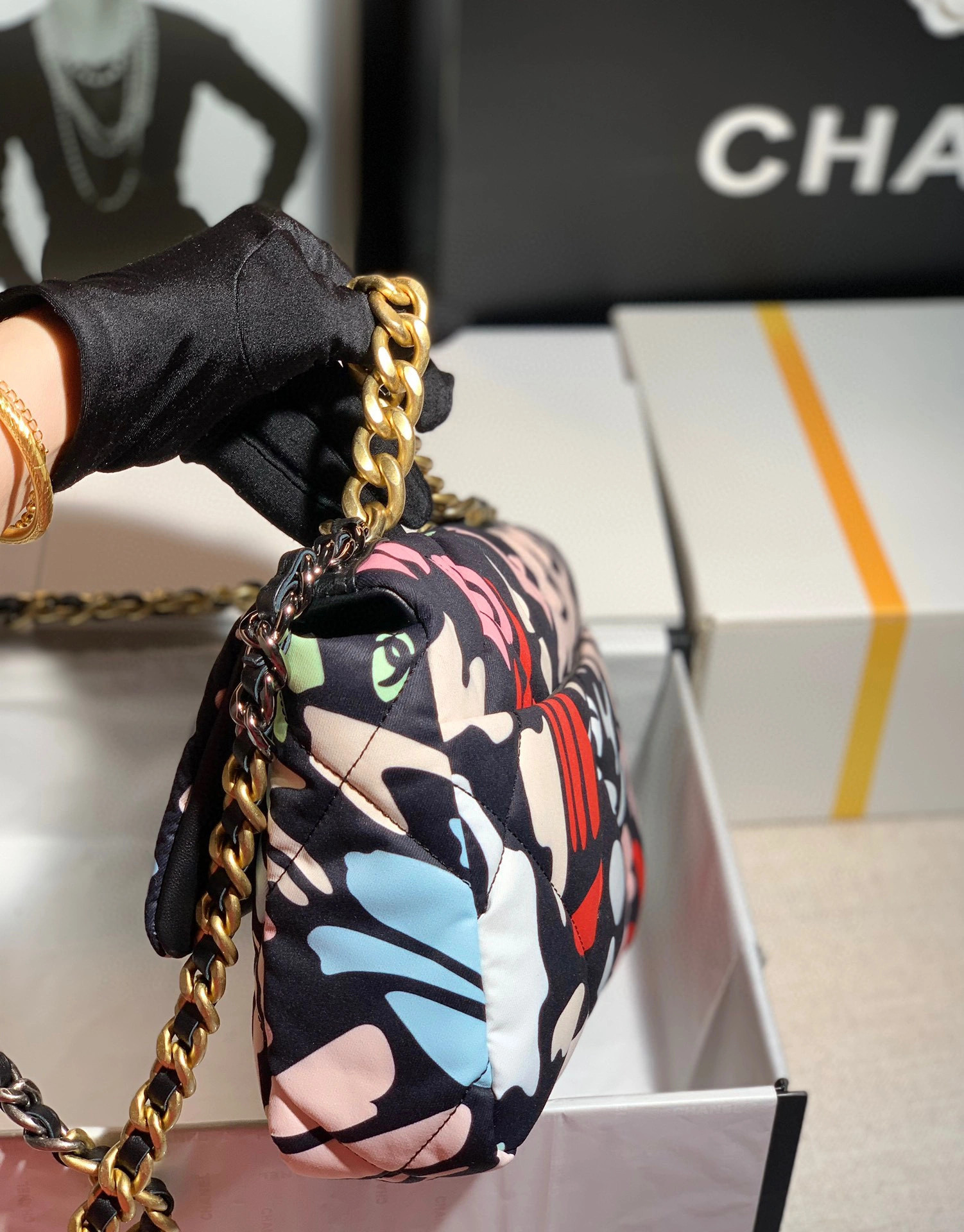 MOMO- 2022 AS1160B08136NI255 22SS 19Bag item：B-B598E1504C