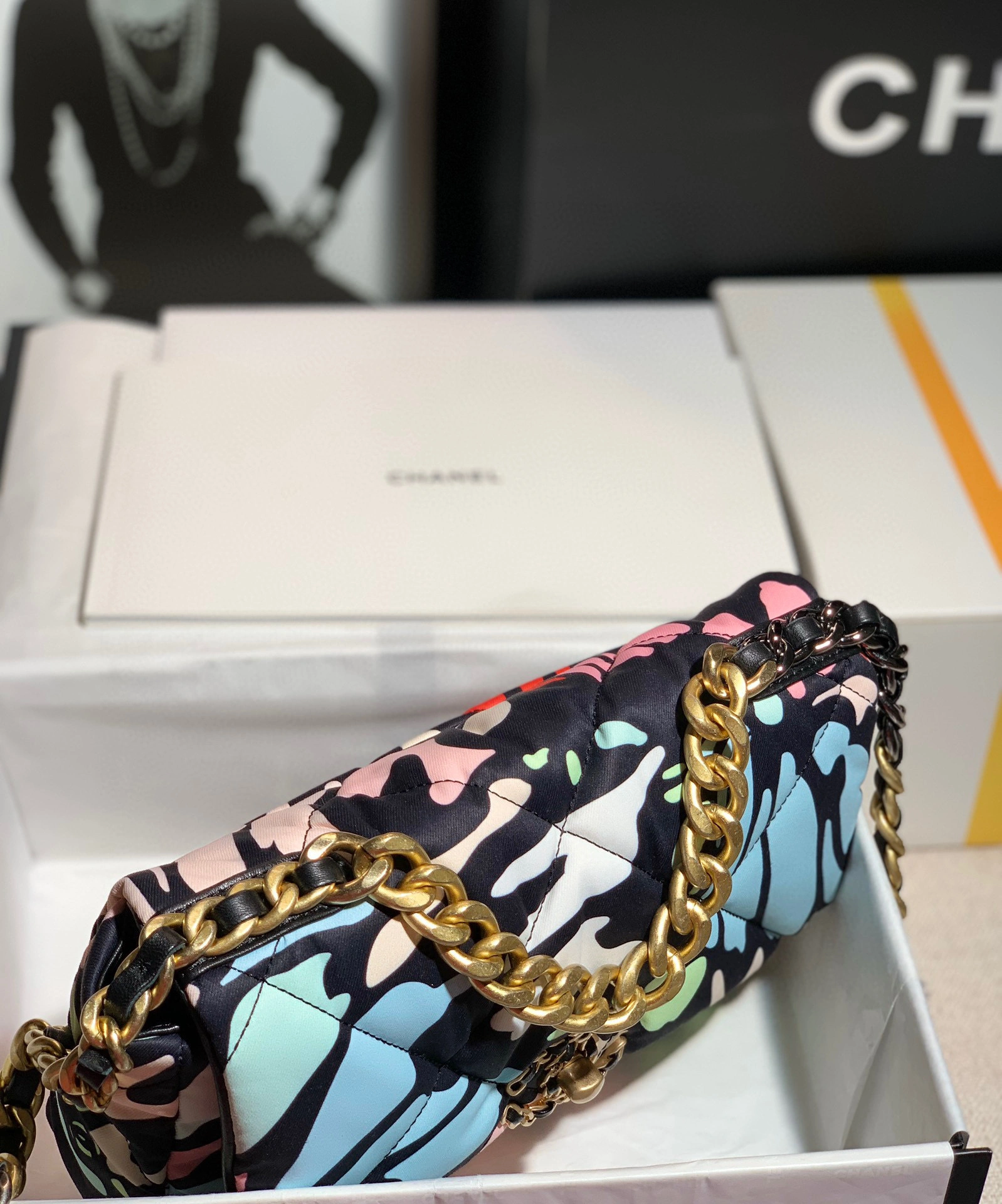 MOMO- 2022 AS1160B08136NI255 22SS 19Bag item：B-B598E1504C