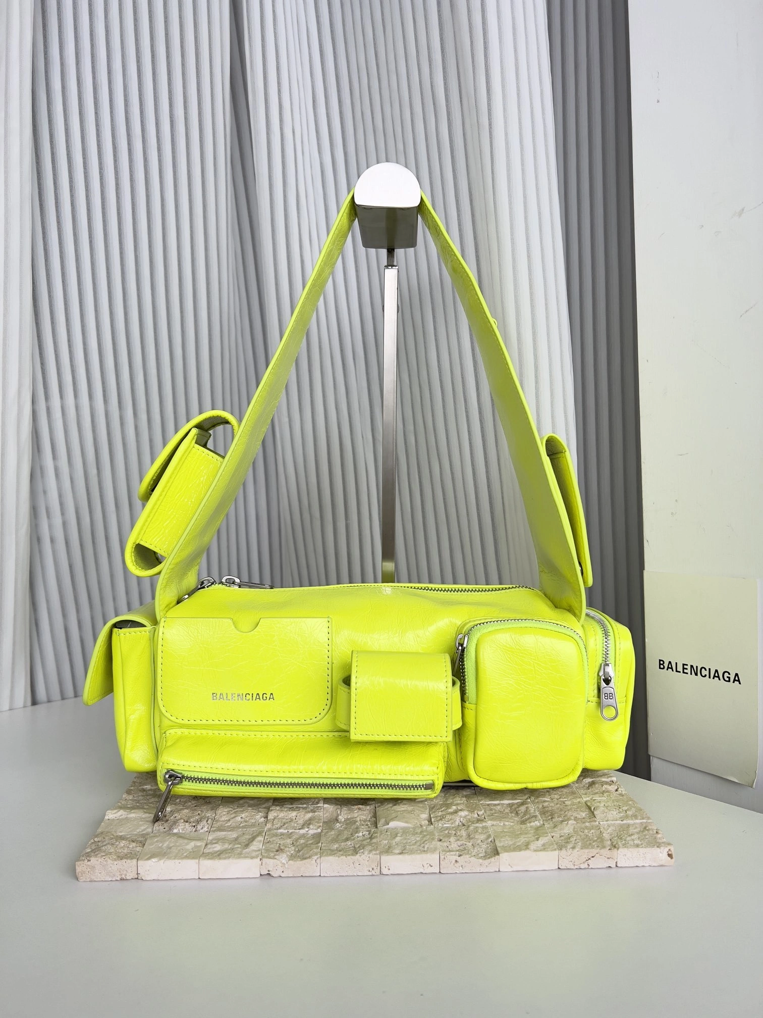 MOMO- 218593i161 762516210CA7206 SUPERBUSY high quality version item：E-B177I2418