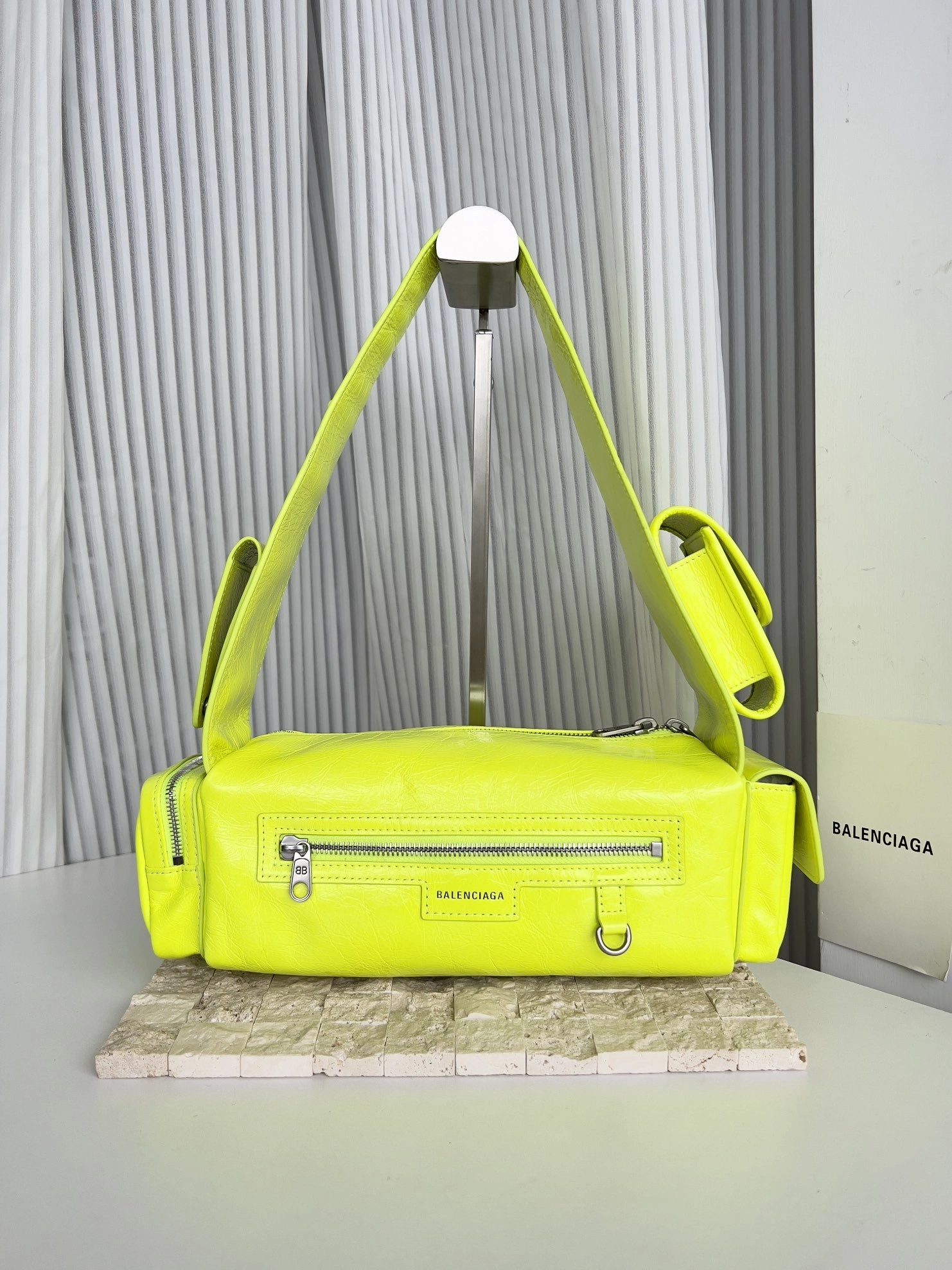 MOMO- 218593i161 762516210CA7206 SUPERBUSY high quality version item：E-B177I2418
