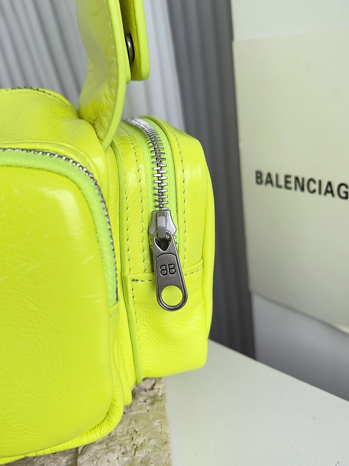 MOMO- 218593i161 762516210CA7206 SUPERBUSY high quality version item：E-B177I2418