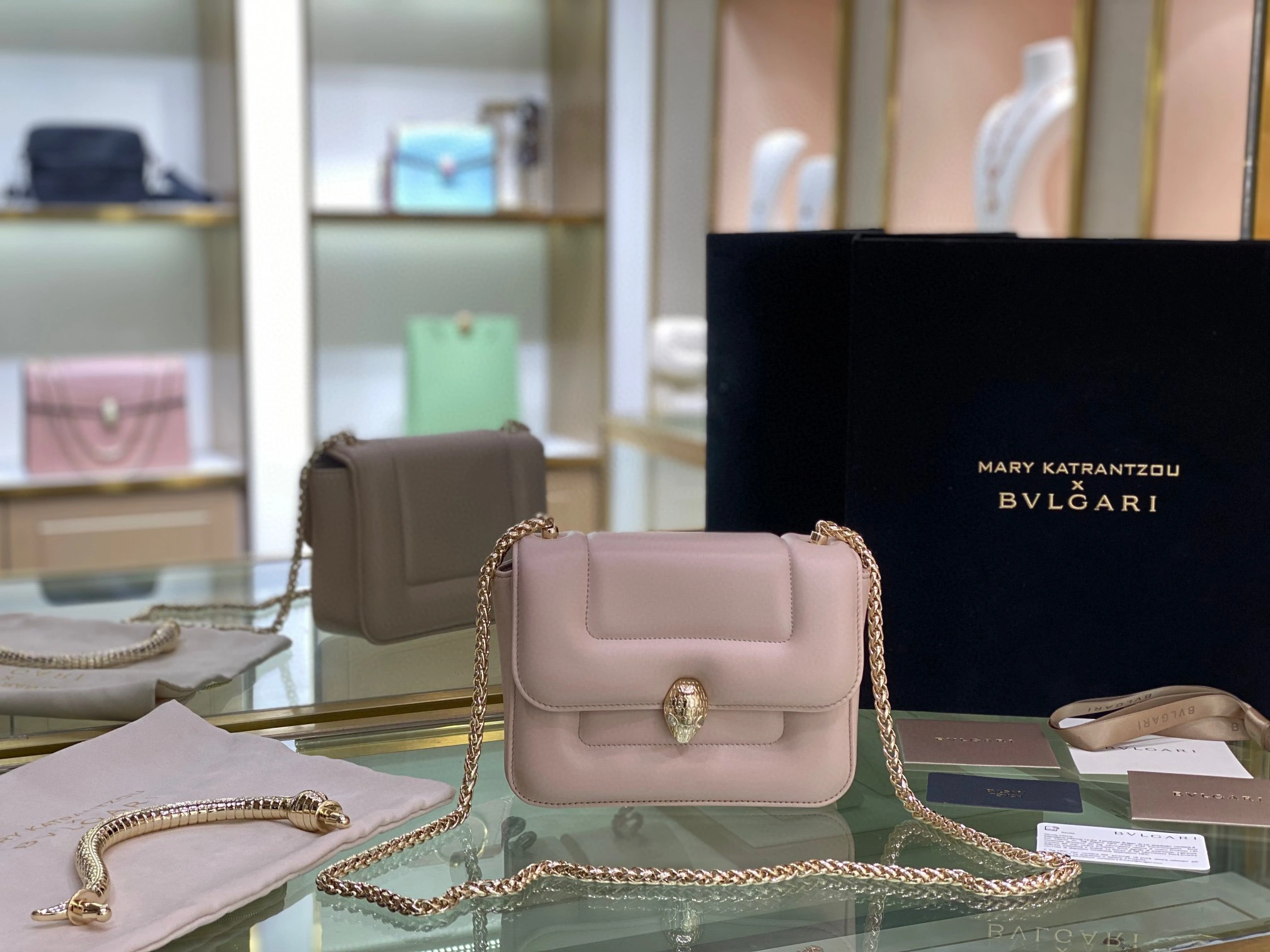 MOMO- 291072 Serpenti Forever item：B-B063G1716C