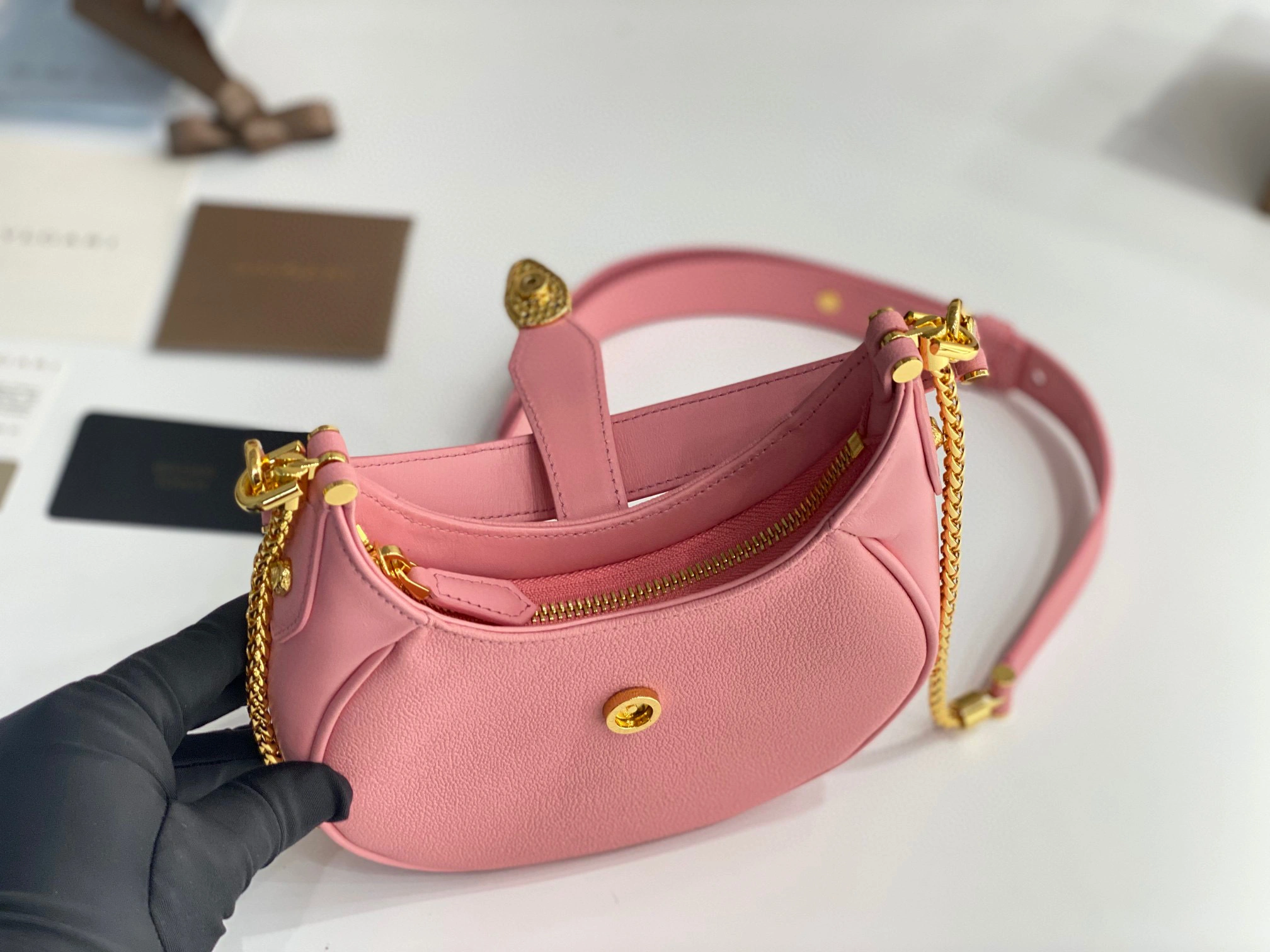 MOMO- 291632 item：B-B063G1720C
