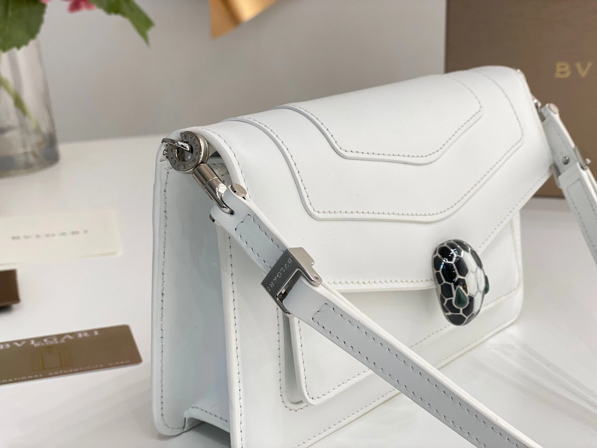 MOMO- 292103 EAST-WEST2022 calfskin item：B-B063G1725C