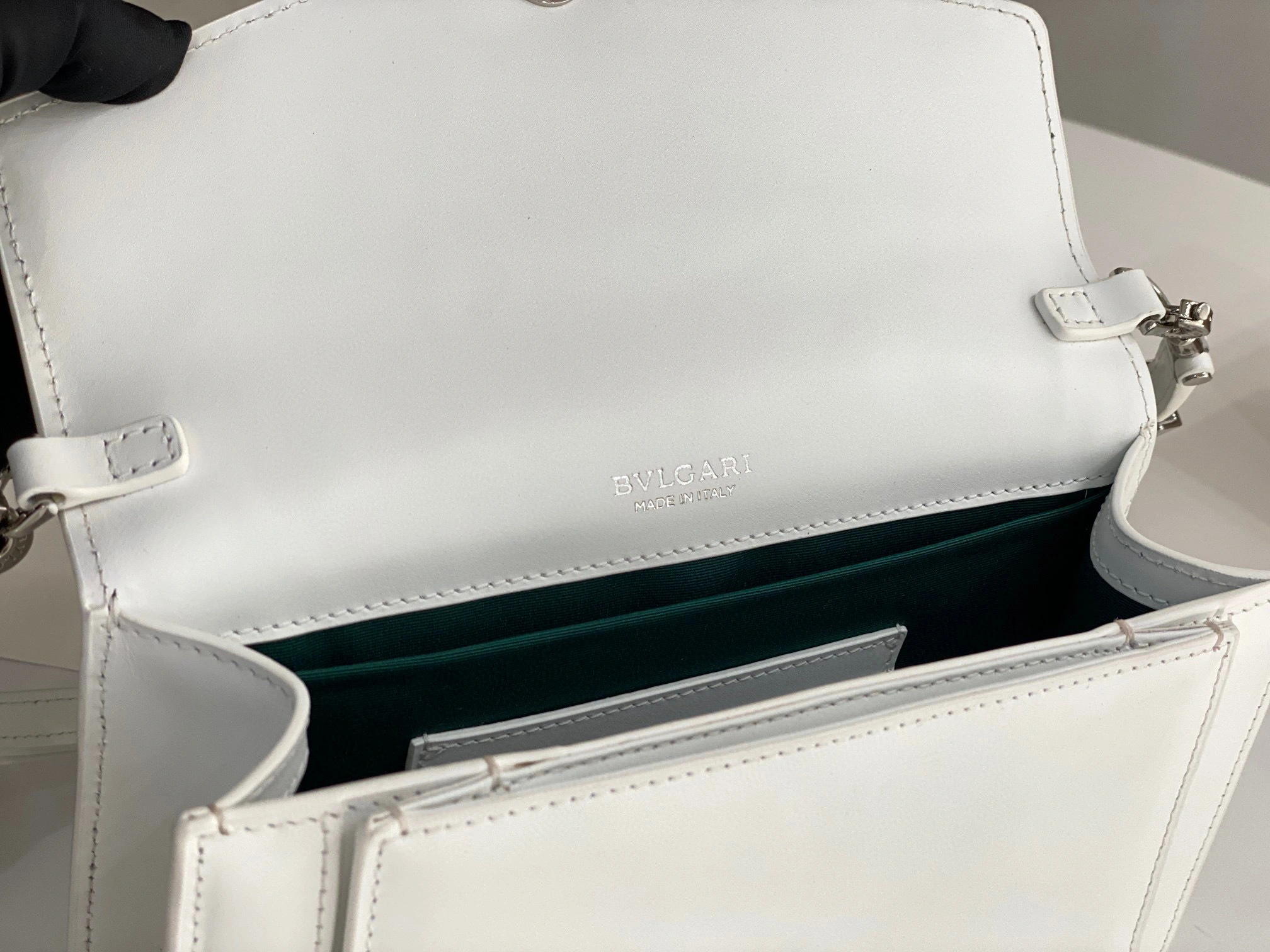 MOMO- 292103 EAST-WEST2022 calfskin item：B-B063G1725C