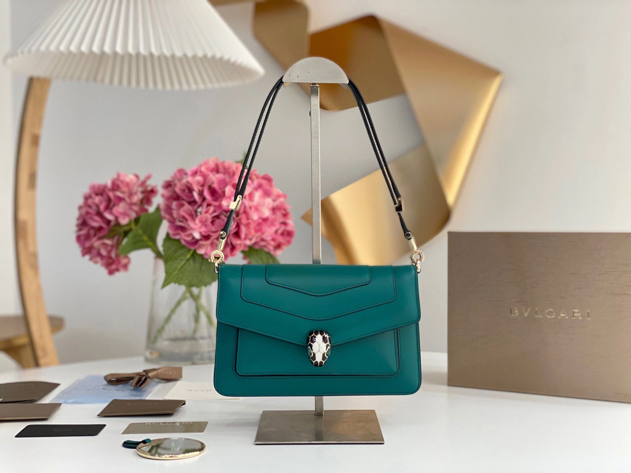 MOMO- 292103 EAST-WEST2022 calfskin item：B-B063G1726C