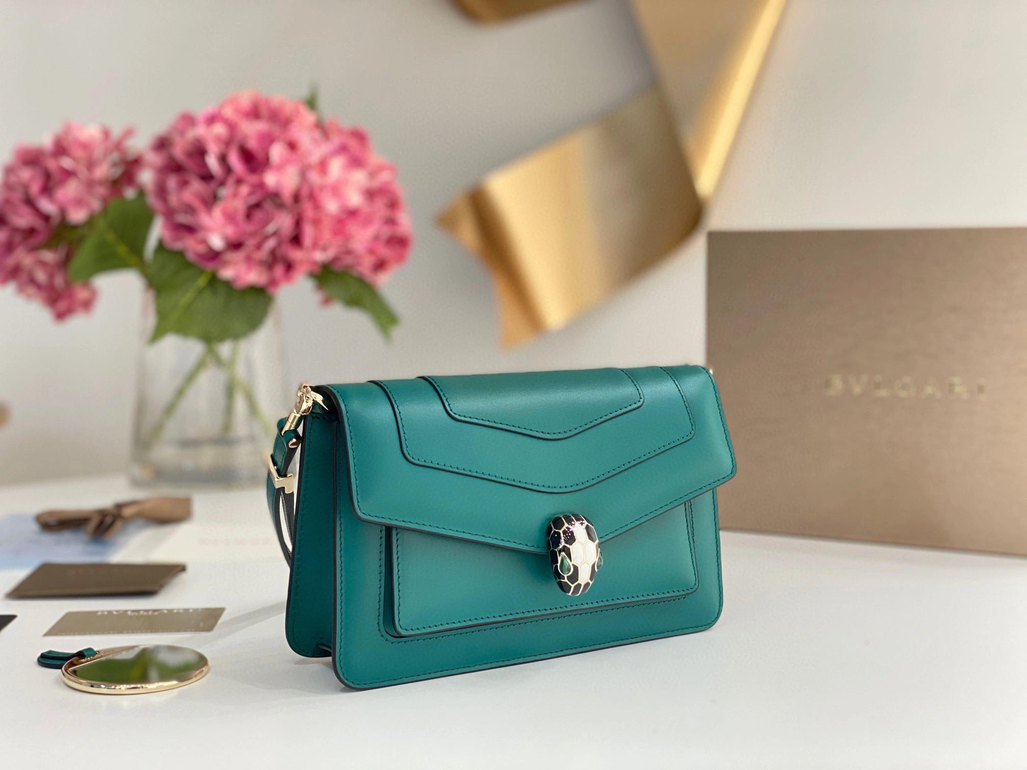 MOMO- 292103 EAST-WEST2022 calfskin item：B-B063G1726C