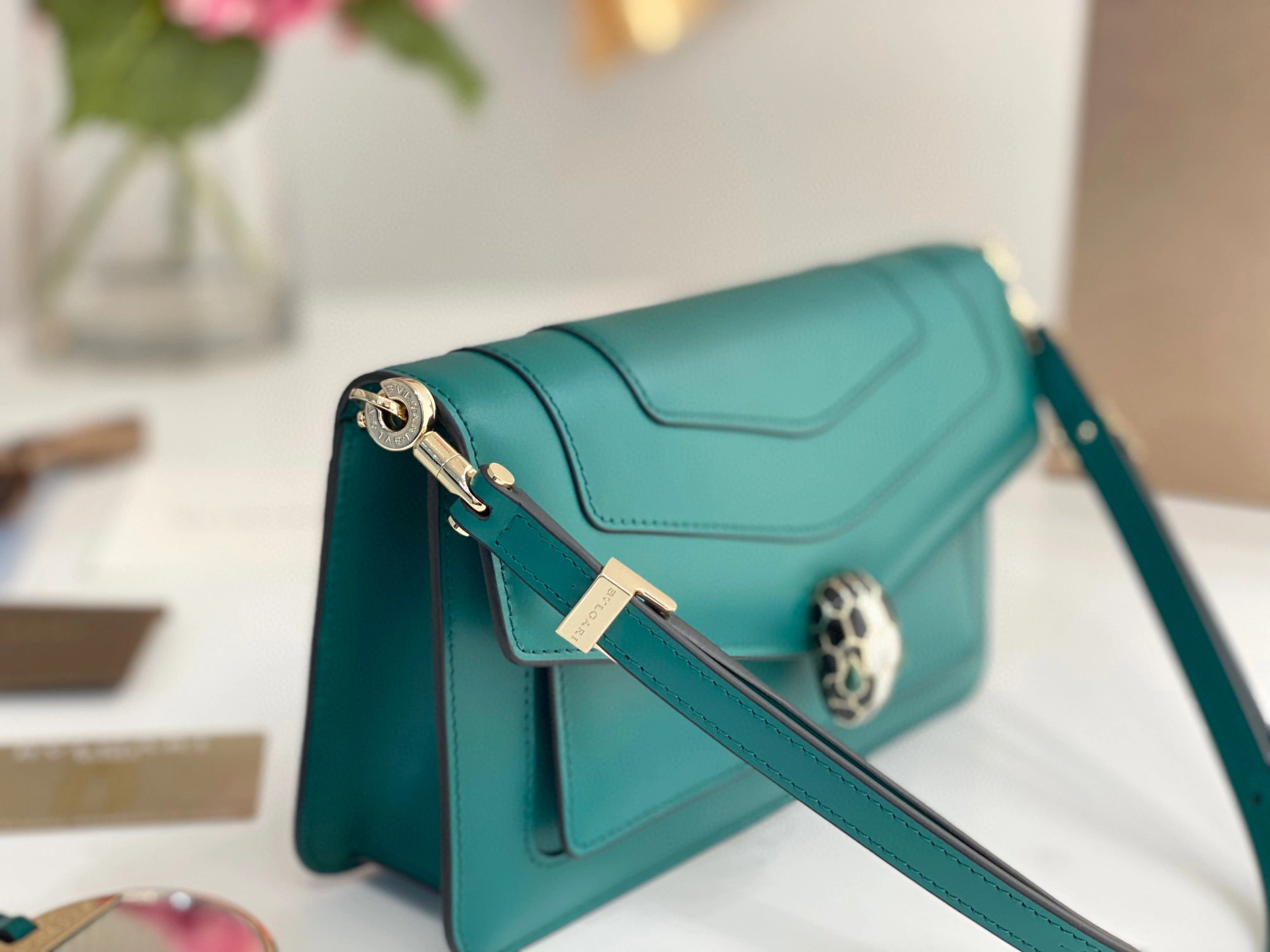 MOMO- 292103 EAST-WEST2022 calfskin item：B-B063G1726C