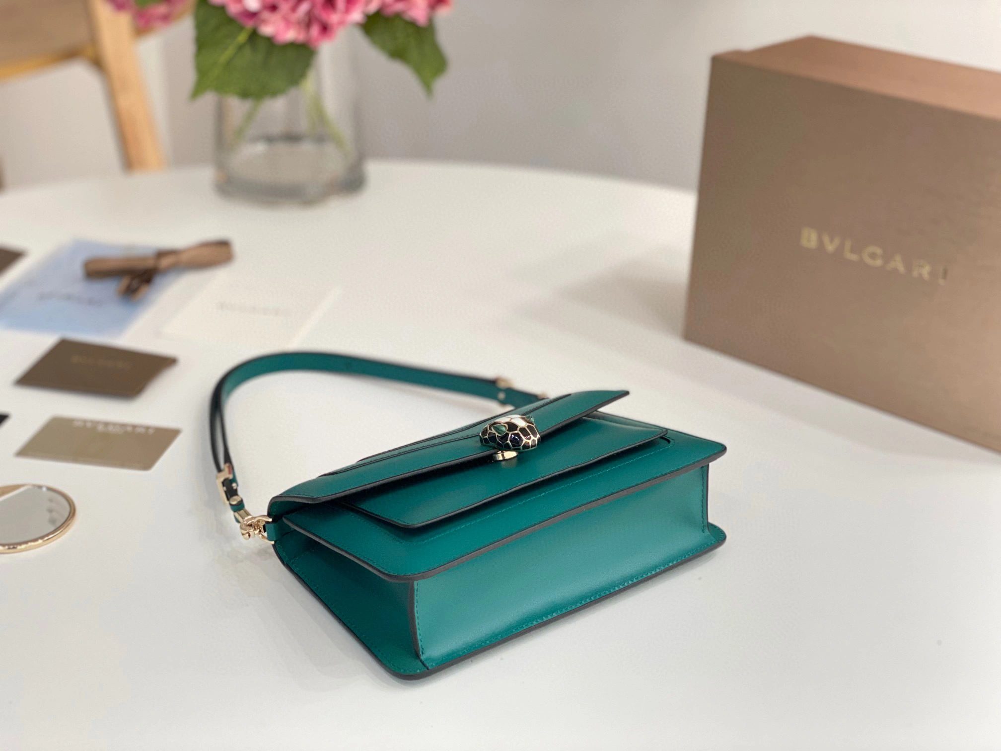 MOMO- 292103 EAST-WEST2022 calfskin item：B-B063G1726C
