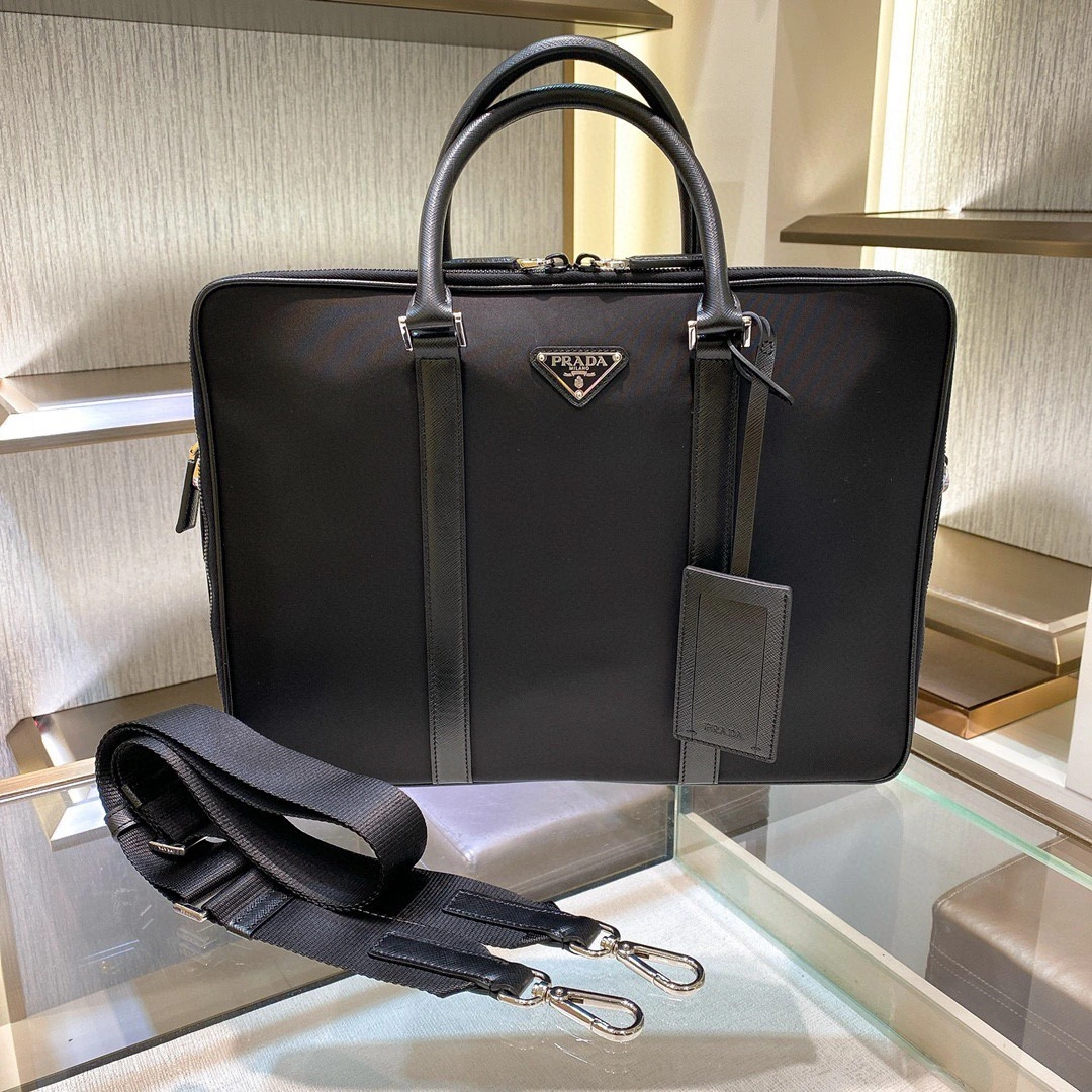 &MOMO- 2VE005-064-F0002-V-OOO cowhide Saffiano item : B-B598E1743W