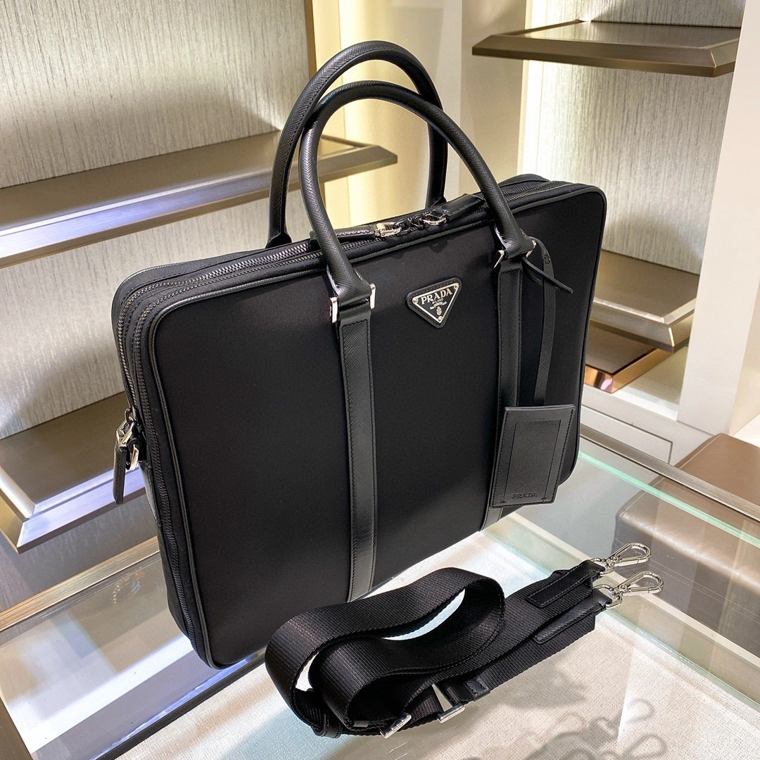&MOMO- 2VE005-064-F0002-V-OOO cowhide Saffiano item : B-B598E1743W