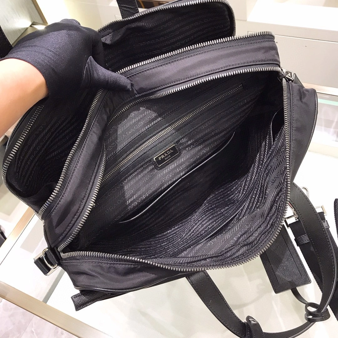 MOMO- 2VE015-2DMH-F0002-V-OOO cowhide item : B-B598E1518W