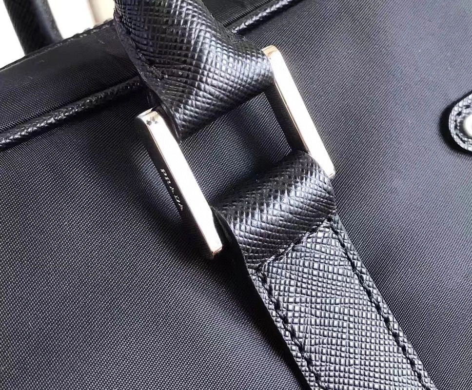 MOMO- 2VE871-064-F0002 Calfskin item : B-B598E1517W