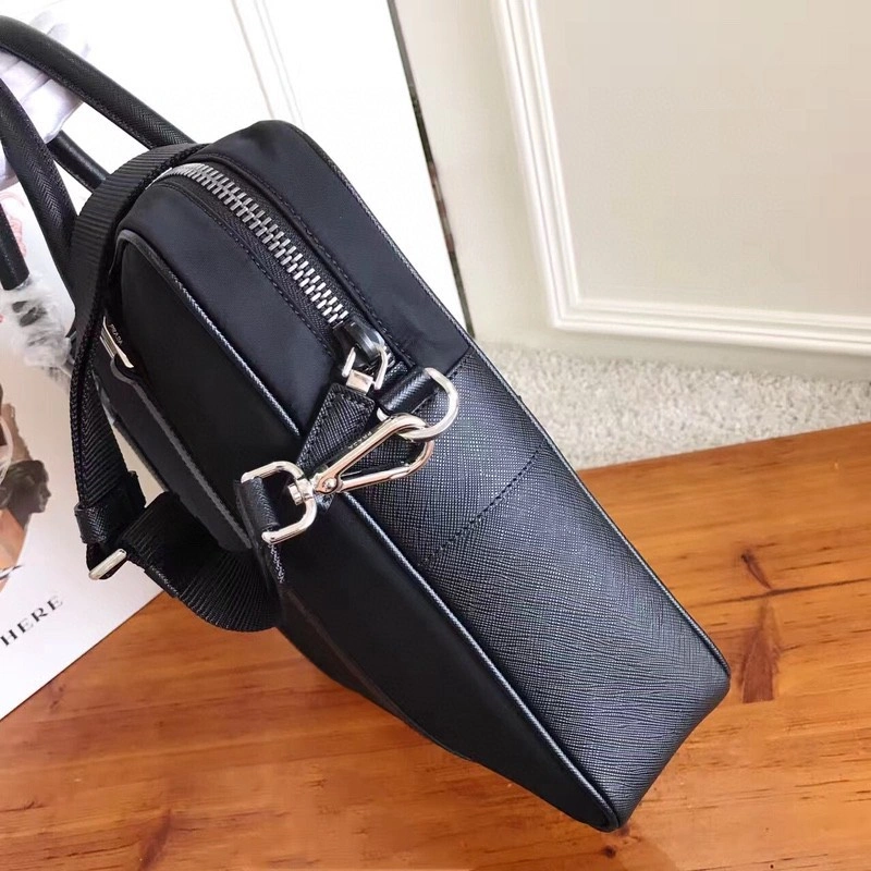 MOMO- 2VE871-064-F0002 Calfskin item : B-B598E1517W