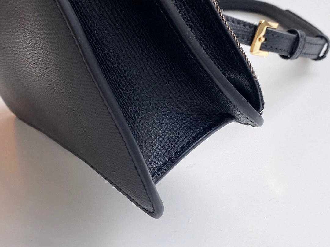 MOMO- 2colour item:B-B271B0903-2