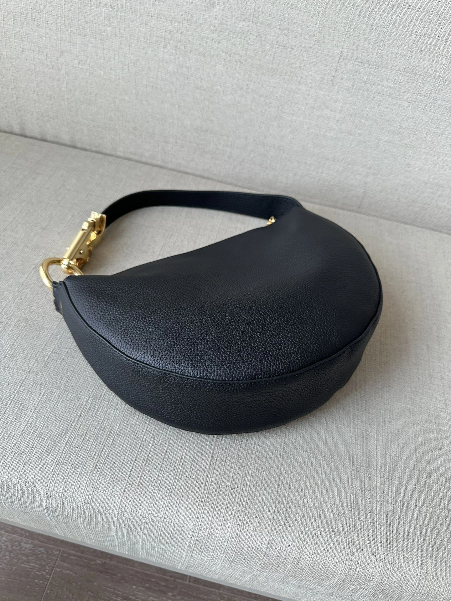 MOMO- 2ur25rry 81048151 high quality version Knight Arc cowhide item：E-B177I2516
