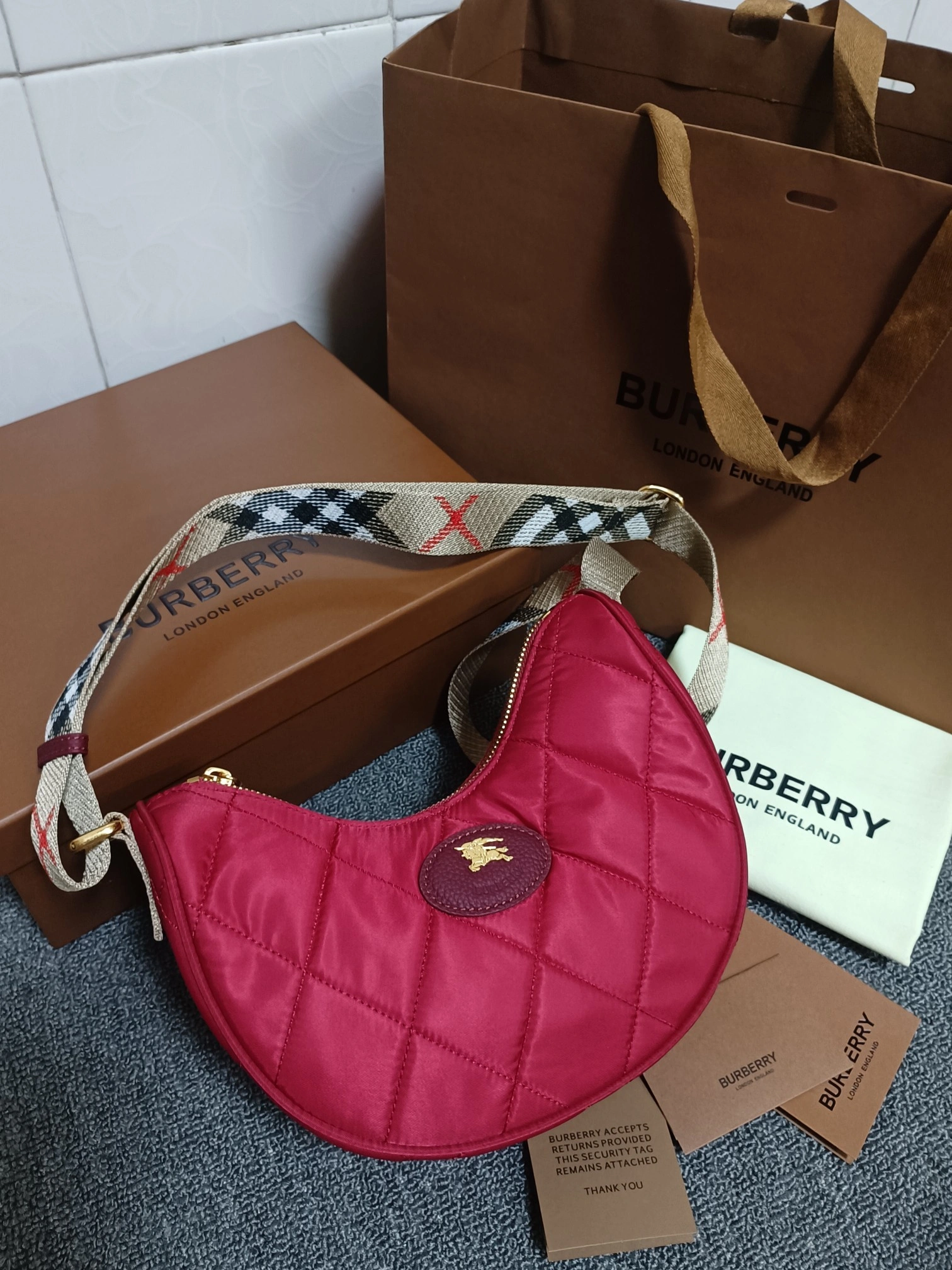 MOMO- 2ur25rry 81112211 high quality version Horseshoe nylon item：E-B177I2517