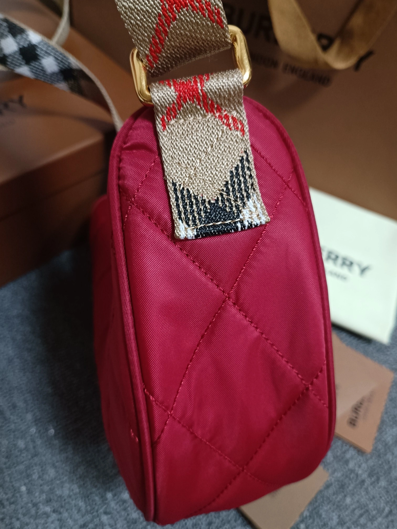 MOMO- 2ur25rry 81112211 high quality version Horseshoe nylon item：E-B177I2517