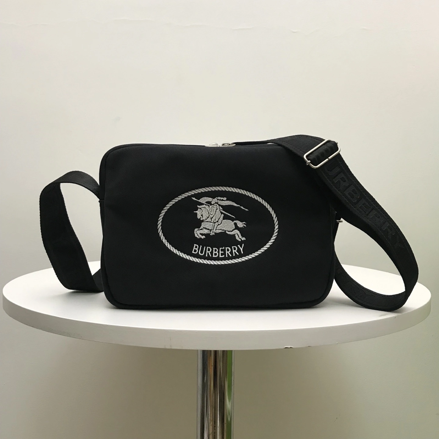 MOMO--2ur25rry 81113881 high quality version item:E-B000L0710T