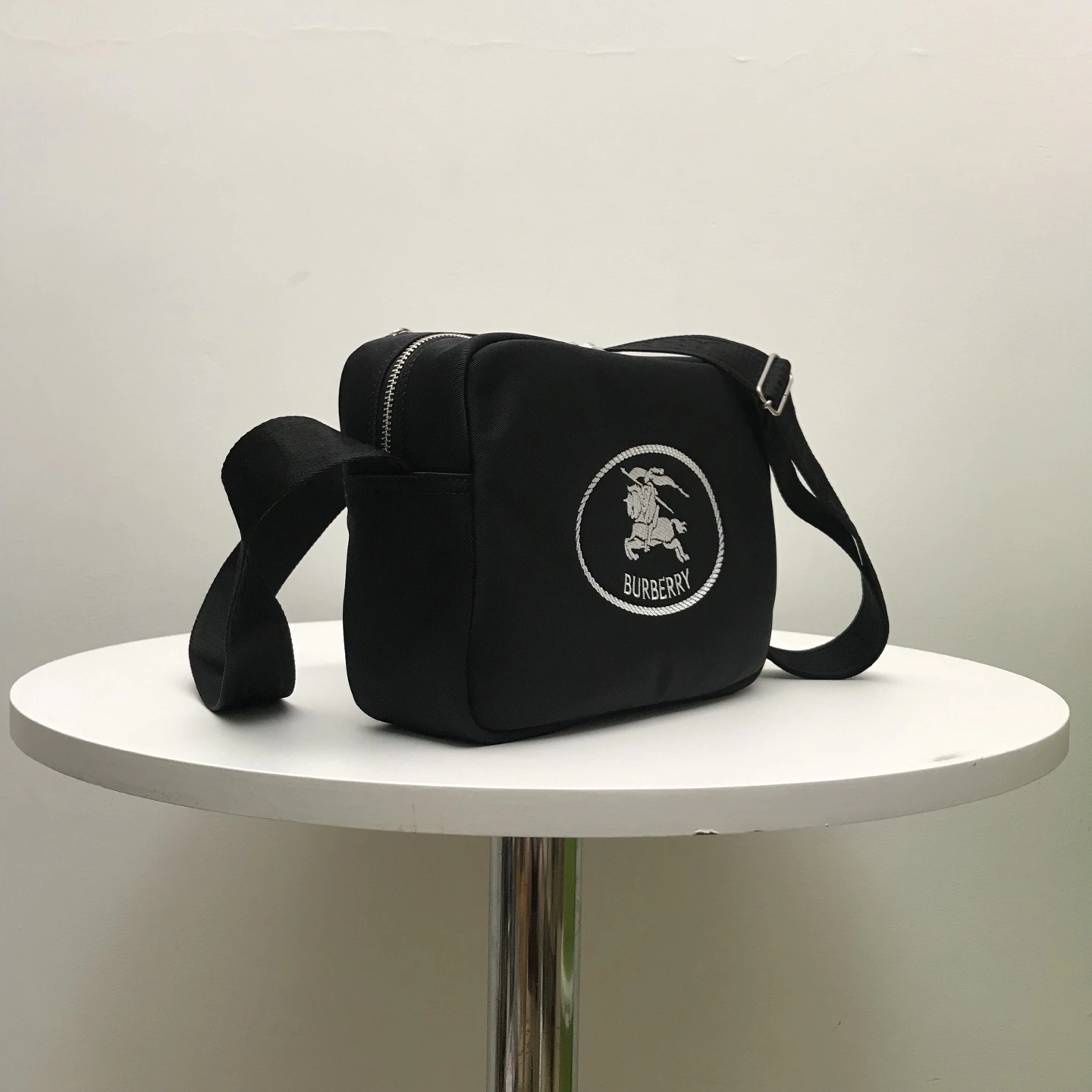 MOMO--2ur25rry 81113881 high quality version item:E-B000L0710T