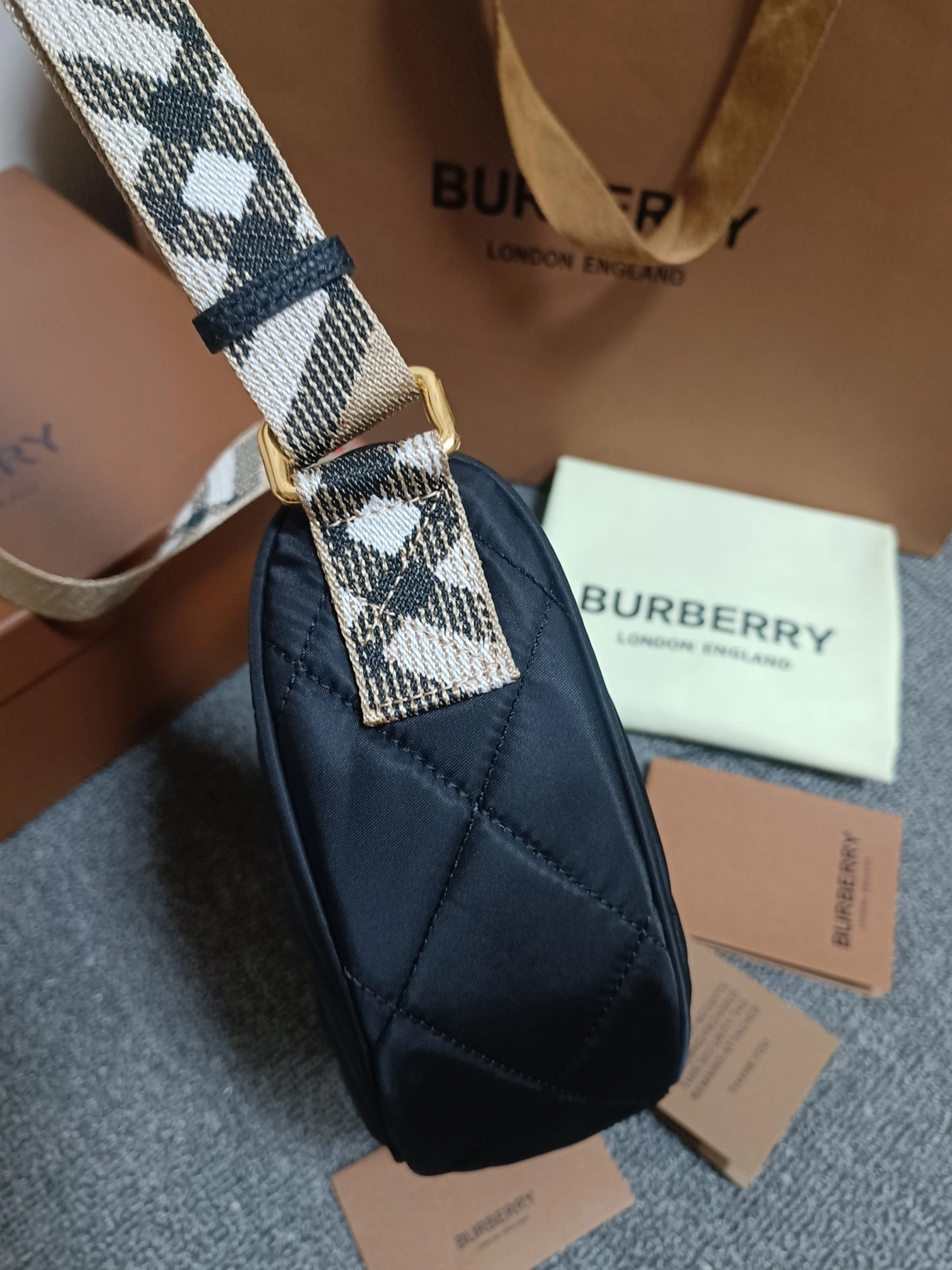 MOMO- 2ur25rry 81119281 high quality version Horseshoe item：E-B177I2524