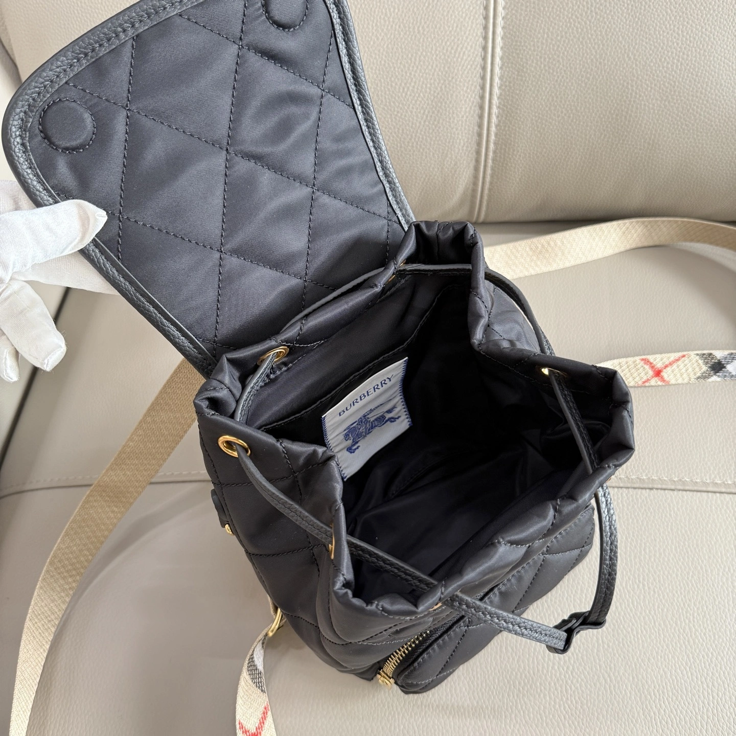 MOMO--2ur25rry 81187481 high quality version Horseshoe item:E-B564L1812T
